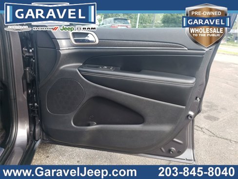 Used 2017 Jeep Grand Cherokee Limited image 39