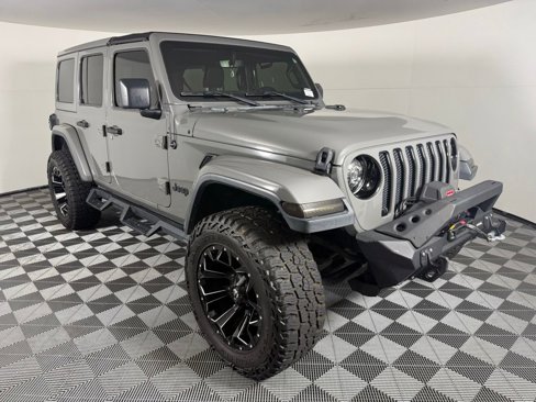Used 2020 Jeep Wrangler Unlimited Sahara image 9