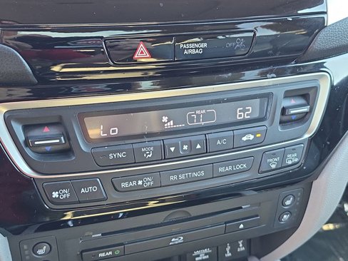 Used 2017 Honda Pilot Elite image 24