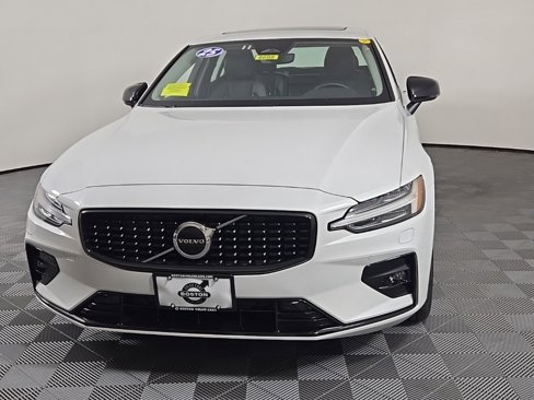 Certified 2025 Volvo S60 B5 Core image 3