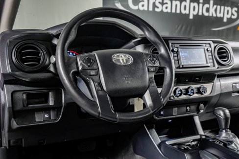 Used 2018 Toyota Tacoma SR image 15