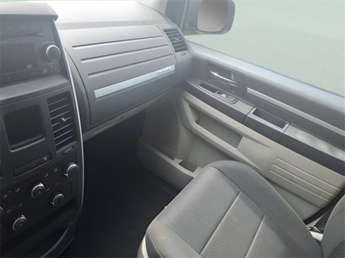 Used 2010 Dodge Grand Caravan SE image 22