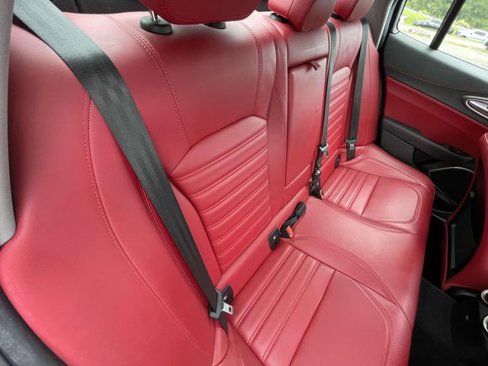 Used 2019 Alfa Romeo Giulia Ti w/ Quick Order Package 22X Lusso image 28
