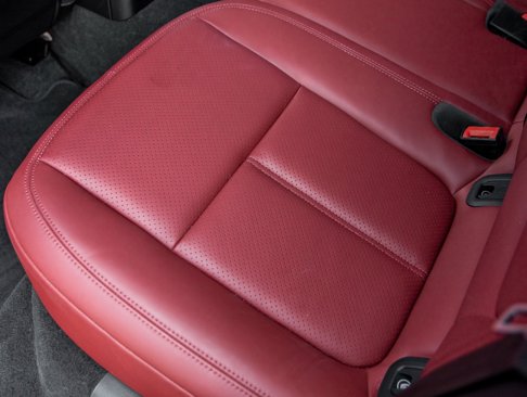 Certified 2023 Porsche Macan image 31