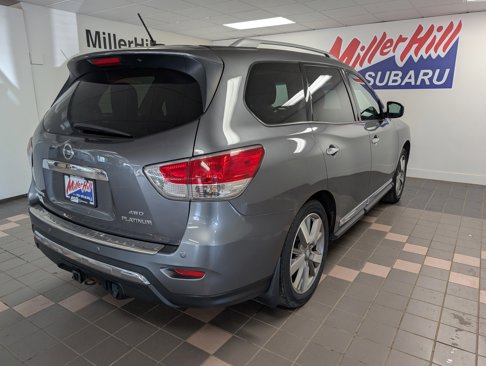 Used 2015 Nissan Pathfinder Platinum w/ Family Entertainment Package image 19