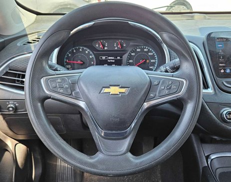 Used 2019 Chevrolet Malibu LT image 9