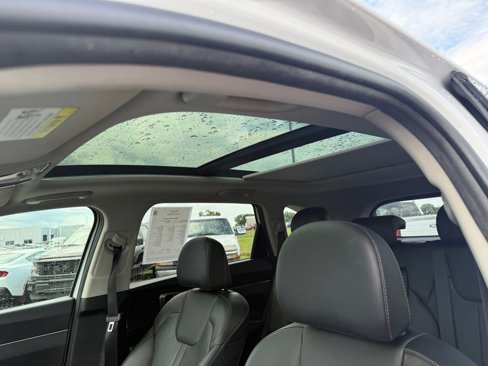 Used 2023 Kia Sorento S w/ Panoramic Sunroof Package image 6