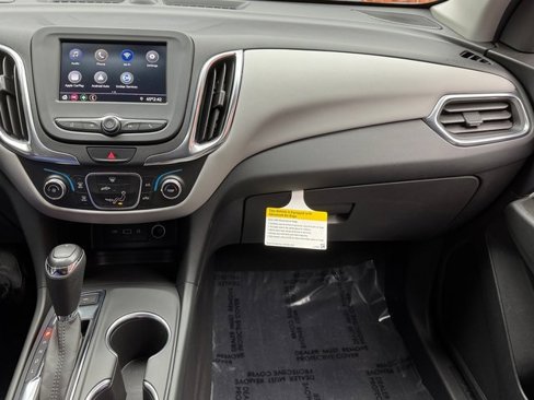 Used 2021 Chevrolet Equinox LS w/ LS Convenience Package image 18