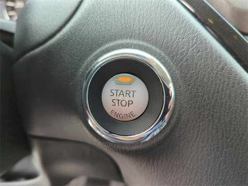 Used 2020 Nissan Pathfinder SV image 41