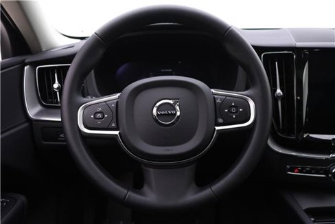 Certified 2025 Volvo XC60 B5 Core w/ Protection Package Premier image 17