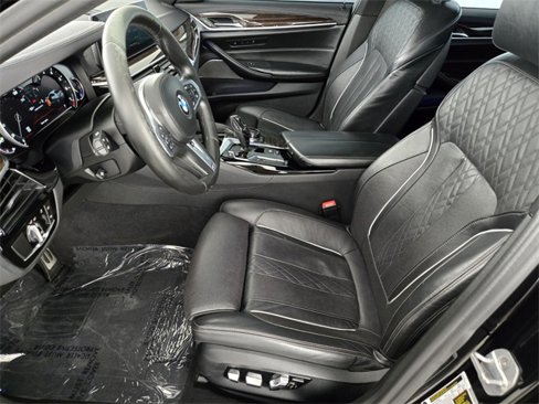 Used 2018 BMW M550i xDrive image 10