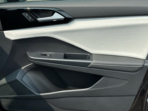 New 2025 Volkswagen Taos S image 24