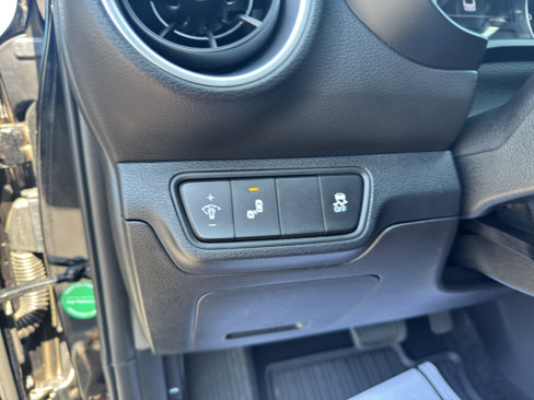 Certified 2023 Kia Forte LXS w/ LXS Technology Package image 18