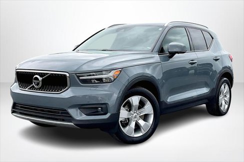 Used 2022 Volvo XC40 T5 Momentum image 3