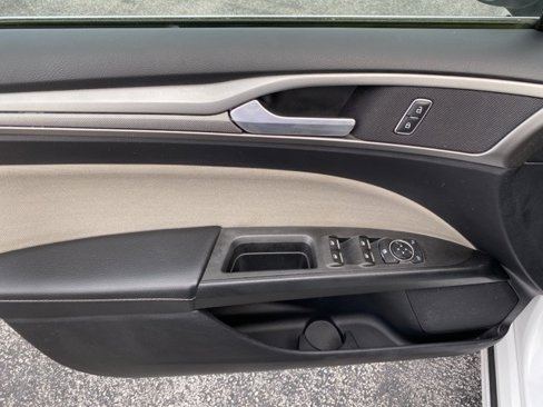 Used 2018 Ford Fusion S image 15