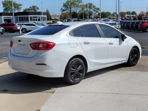 Used 2017 Chevrolet Cruze LT image 13