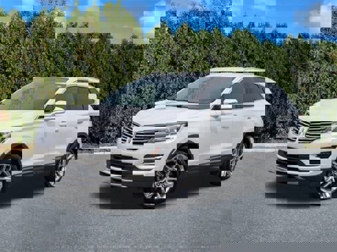 Used 2017 Lincoln MKC Reserve image 1