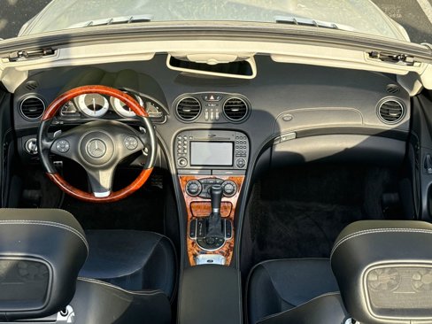 Used 2011 Mercedes-Benz SL 550 image 13