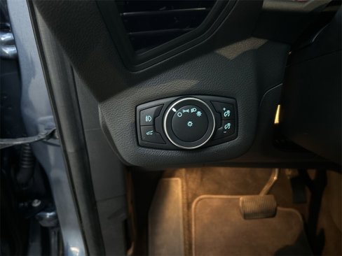 Used 2018 Ford Escape SE image 17
