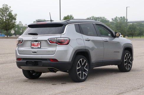 Used 2021 Jeep Compass Limited w/ Elite Exterior Group image 7