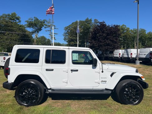 Used 2021 Jeep Wrangler Unlimited Sahara w/ Cold Weather Group image 9