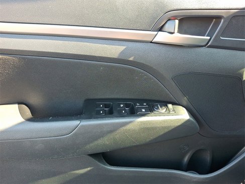 Used 2020 Hyundai Elantra Value Edition w/ Winter Weather Package image 12