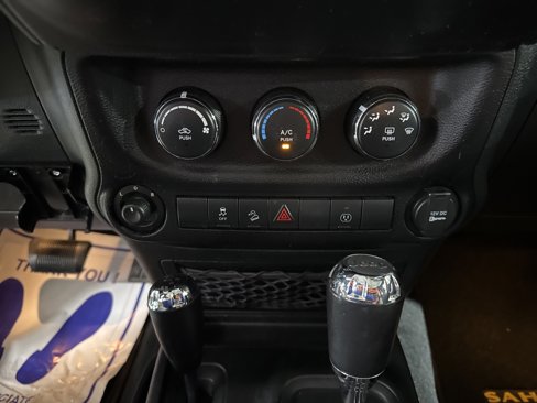 Used 2013 Jeep Wrangler Unlimited Sahara w/ Connectivity Group image 21