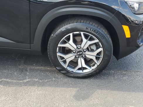 Used 2021 Kia Seltos EX image 5