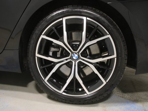 Used 2022 BMW 540i xDrive w/ M Sport Package image 22
