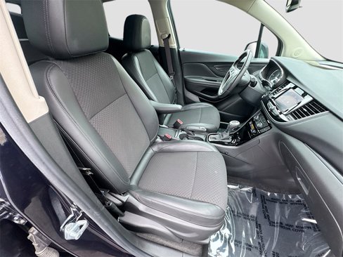Used 2022 Buick Encore Preferred w/ Safety Package image 25