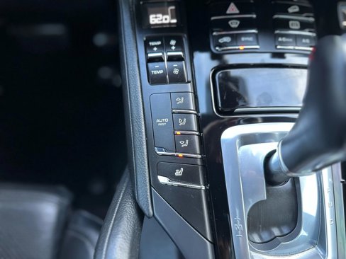 Used 2014 Porsche Cayenne image 22