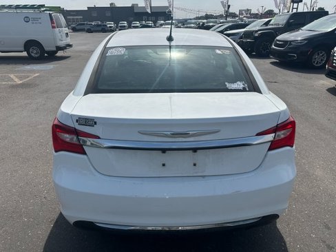 Used 2013 Chrysler 200 LX image 5