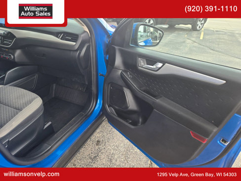 Used 2020 Ford Escape SE image 15