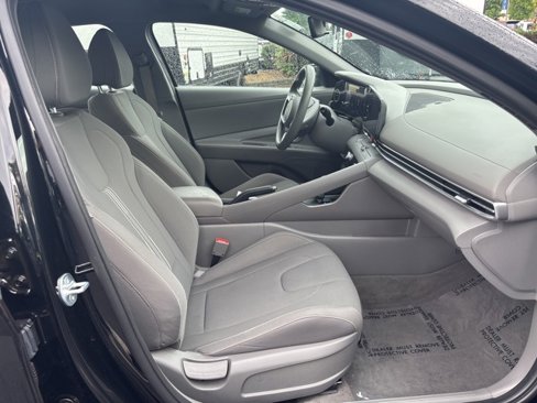 Used 2024 Hyundai Elantra SEL image 8