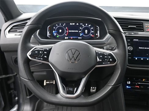 Used 2022 Volkswagen Tiguan SEL R-Line image 32