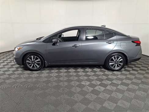 Used 2020 Nissan Versa SV image 7