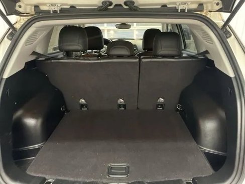 Used 2018 Jeep Compass Latitude w/ Cold Weather Group image 12
