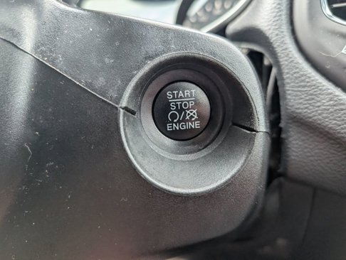 Used 2019 Jeep Compass Latitude image 18