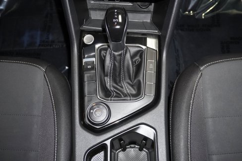 Certified 2024 Volkswagen Taos SE image 18