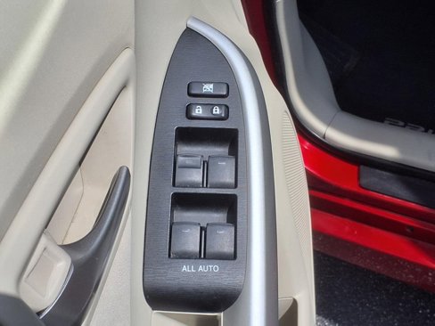 Used 2015 Toyota Prius Four image 6