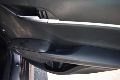 Used 2022 Toyota Camry SE image 12