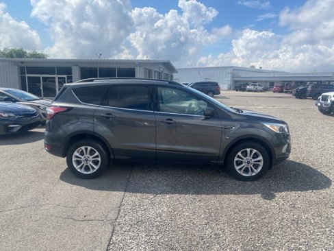 Used 2018 Ford Escape SE image 7