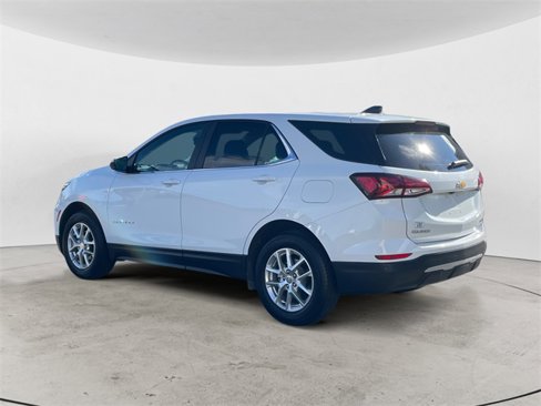 Used 2024 Chevrolet Equinox LT image 3