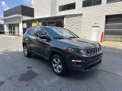 Used 2018 Jeep Compass Latitude w/ Cold Weather Group image 4
