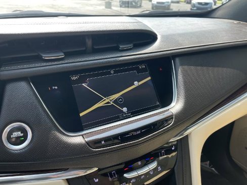 Used 2017 Cadillac XT5 Luxury w/ Driver Awareness Package image 12