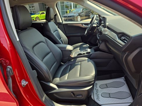 Used 2021 Ford Escape Titanium image 17