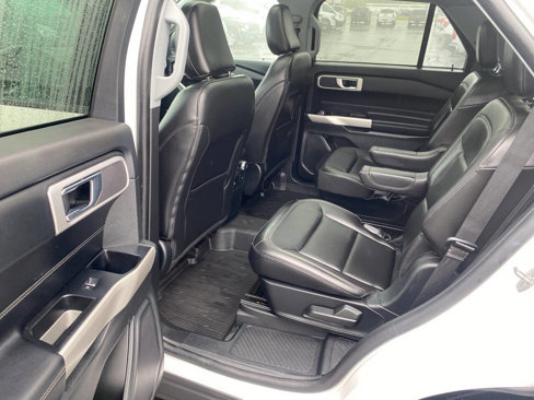 Used 2022 Ford Explorer XLT image 16