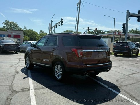 Used 2018 Ford Explorer XLT w/ Equipment Group 201A image 11