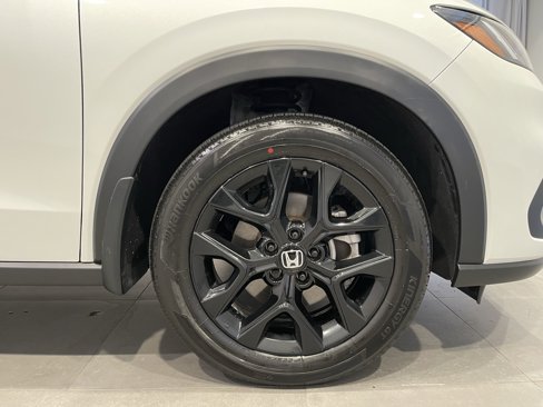 Used 2025 Honda HR-V Sport image 11