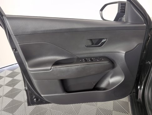 Used 2024 Hyundai Kona SEL image 13